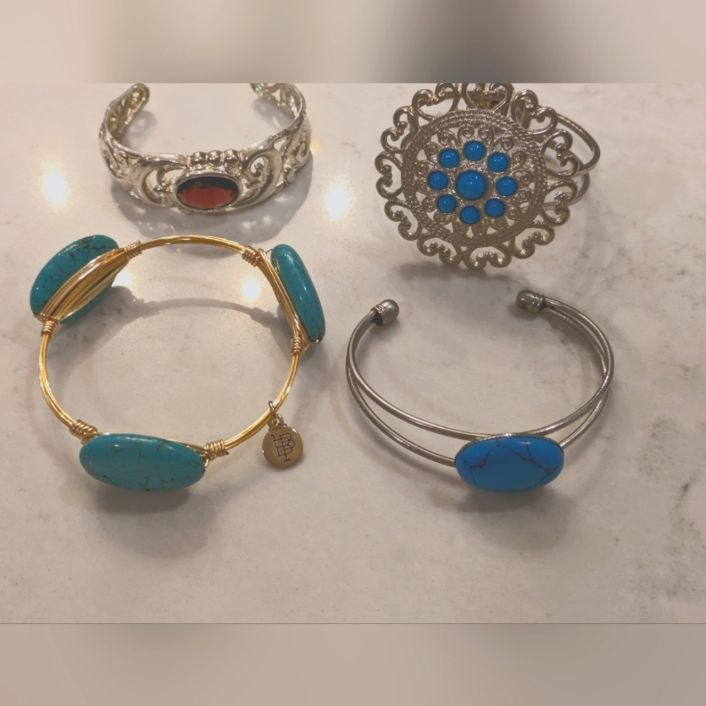 Set of 4 Bracelets.